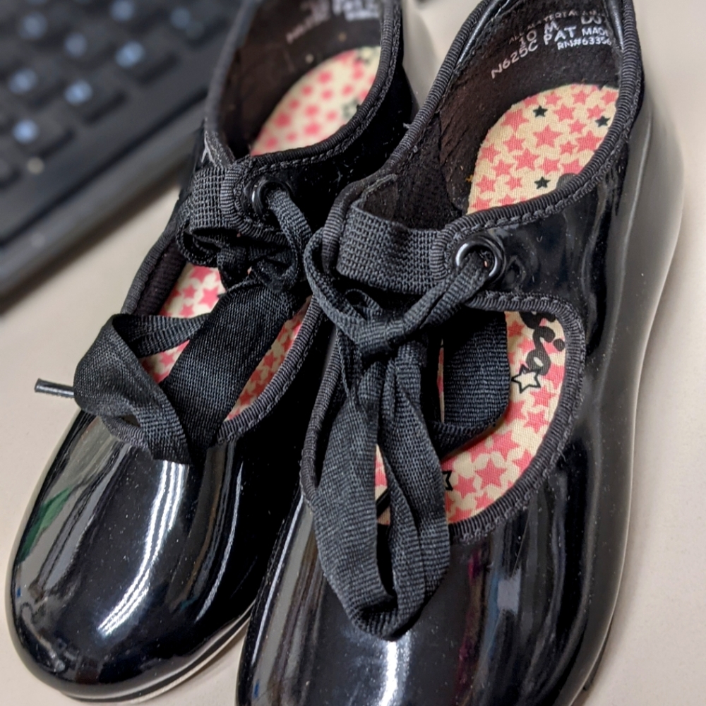 NWOT Capezio Tap Shoes